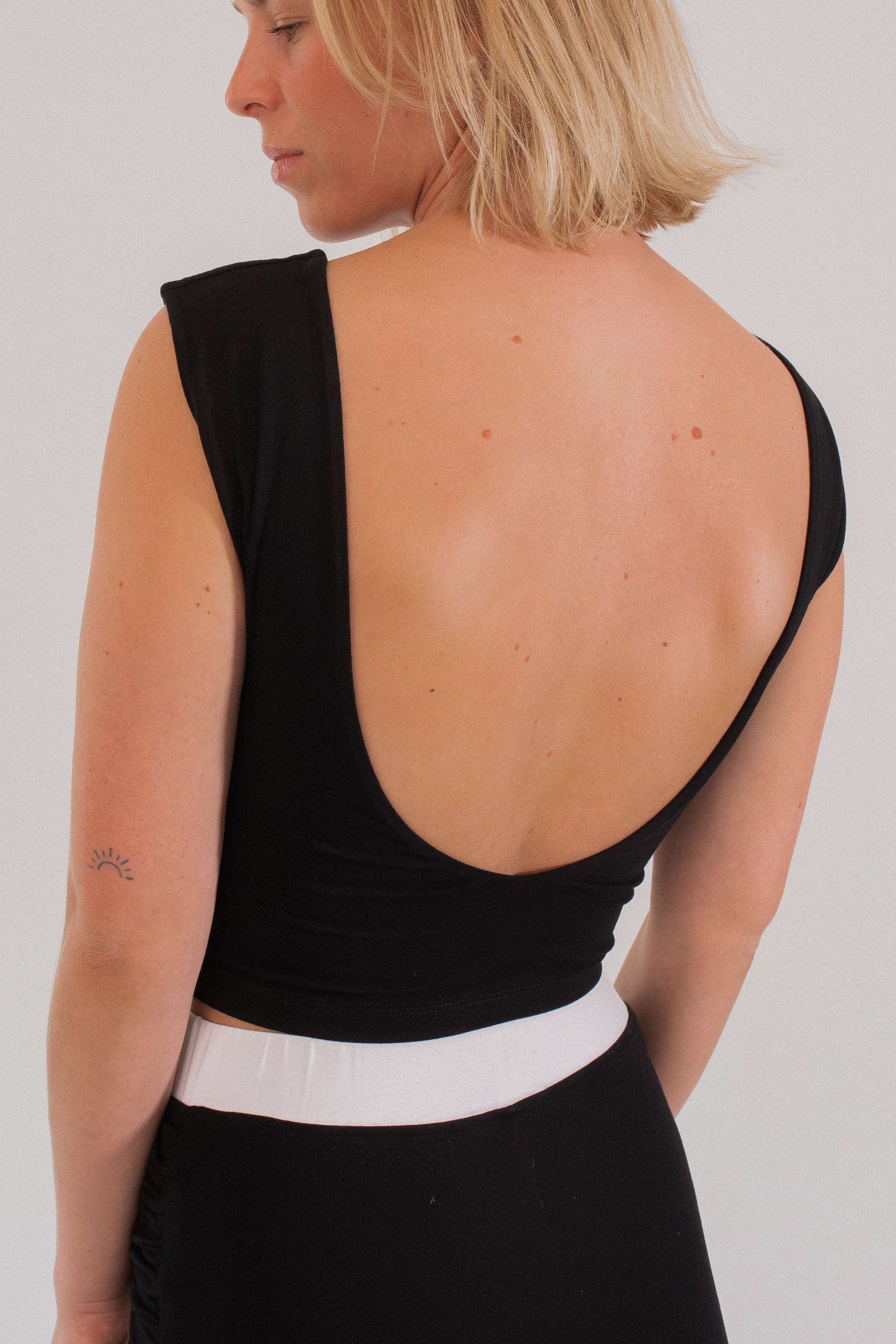 top met ingebouwde bh 